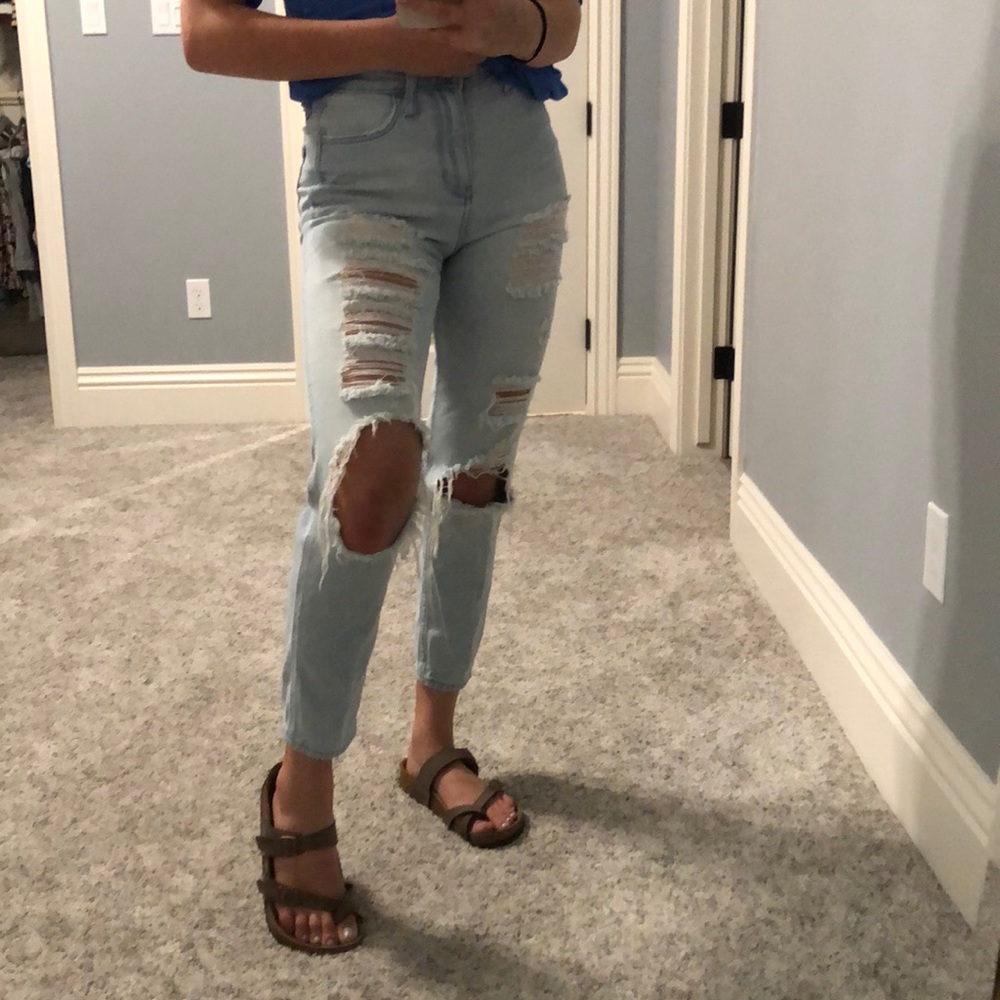 Hollister Ultra High-Rise Mom Jean